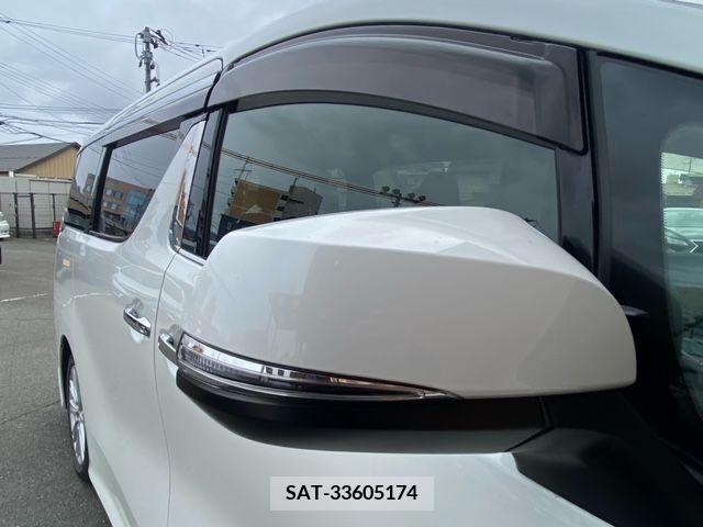 Toyota VELLFIRE 2019-04 217821-23