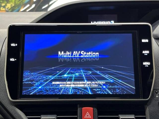 Toyota NOAH HYBRID 2017-11 189641-2