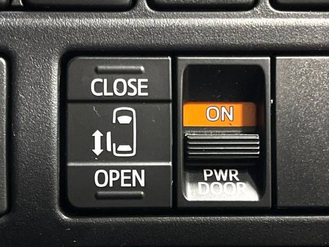 Toyota NOAH HYBRID 2017-11 189641-5