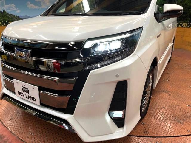 Toyota NOAH HYBRID 2017-11 189641-14