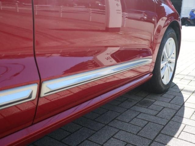 VolksWagen POLO 2017-07 20694-16