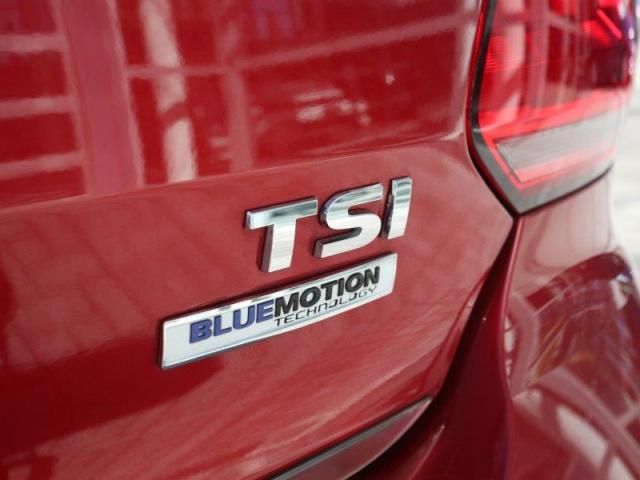 VolksWagen POLO 2017-07 20694-11