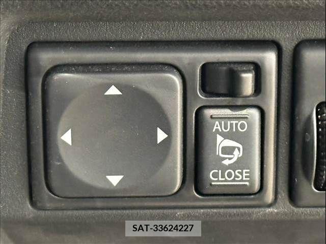 Nissan JUKE 2011-09 320474-6