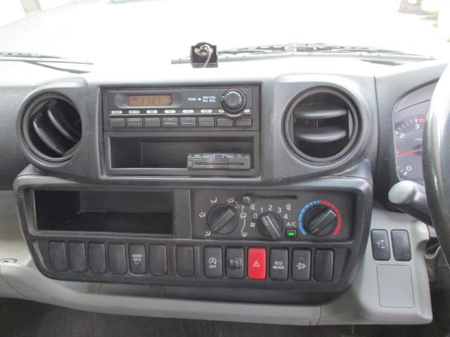 Hino DUTRO 2012-09 3568-17