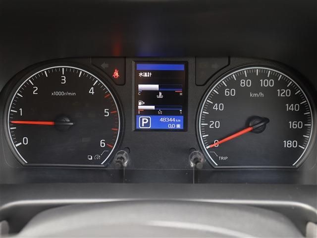 Nissan NV350 Caravan 2015-03 21019-15