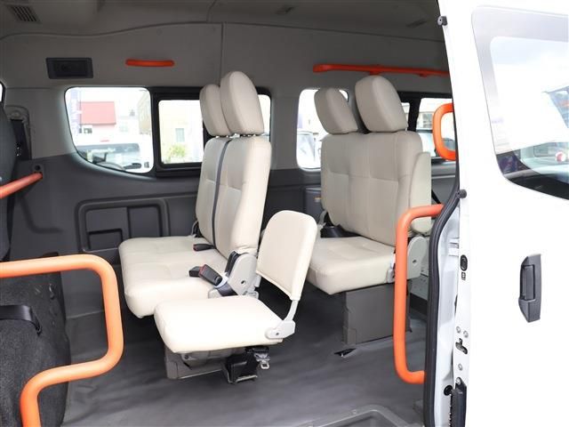Nissan NV350 Caravan 2015-03 21019-18