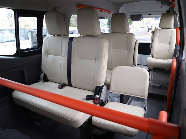Nissan NV350 Caravan 2015-03 21019-17