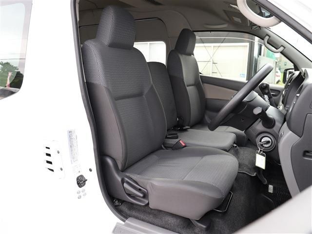 Nissan NV350 Caravan 2015-03 21019-16