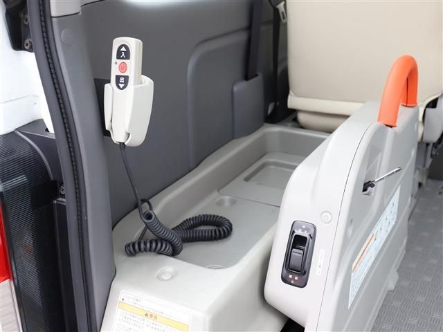 Nissan NV350 Caravan 2015-03 21019-22