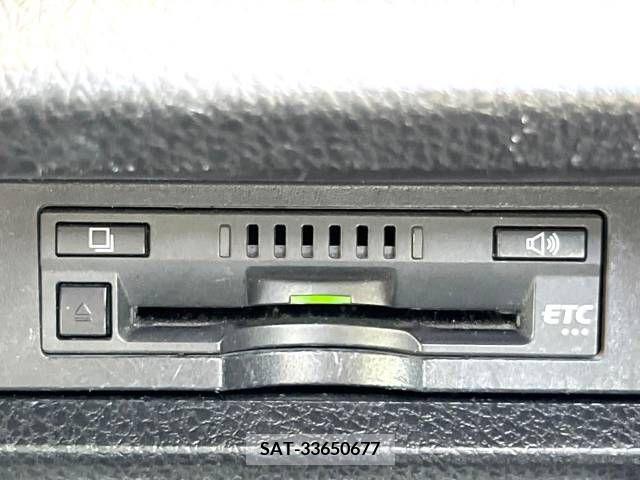 Toyota ESQUIRE 2017-04 359789-10