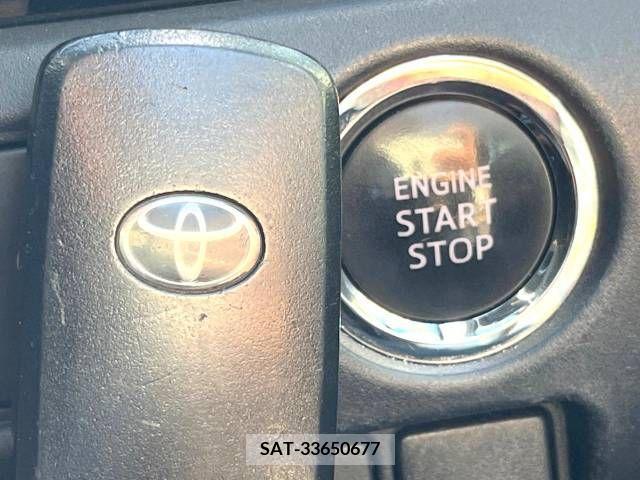 Toyota ESQUIRE 2017-04 359789-16