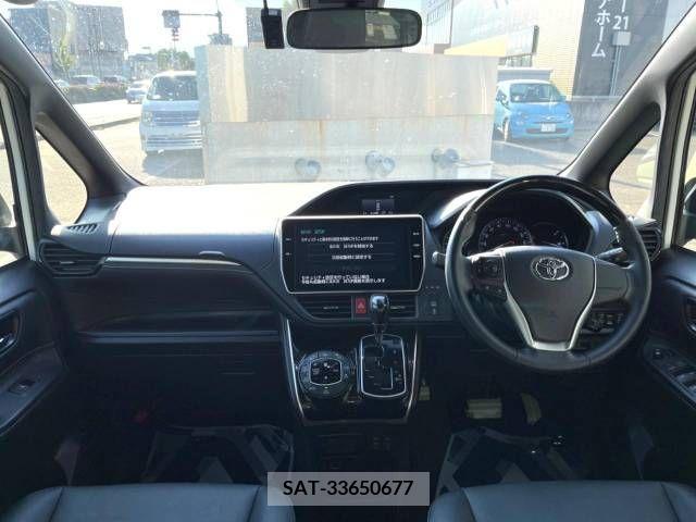Toyota ESQUIRE 2017-04 359789-1