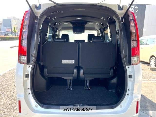 Toyota ESQUIRE 2017-04 359789-19