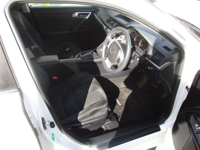 Lexus CT 2013-06 2681-12