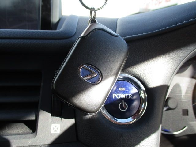 Lexus CT 2013-06 2681-15
