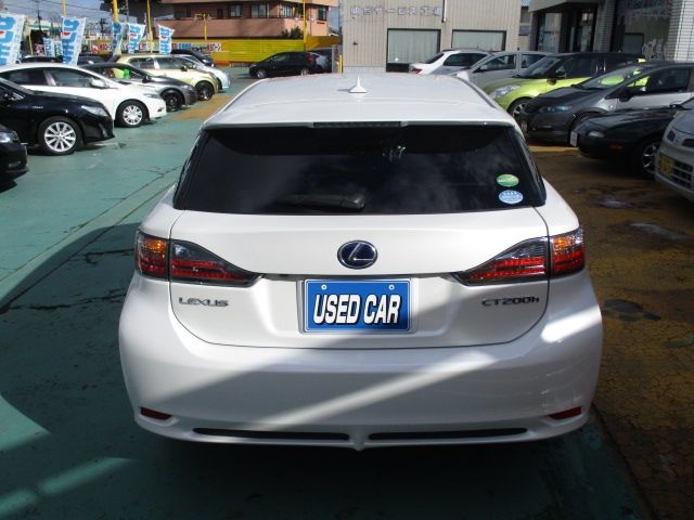 Lexus CT 2013-06 2681-3