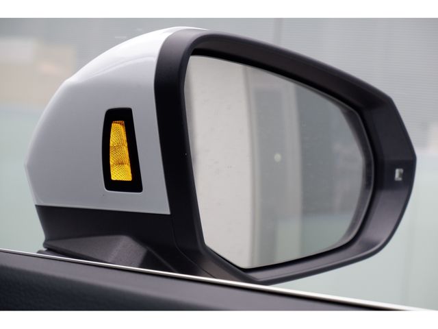 Audi Q3 2021-05 181857-25