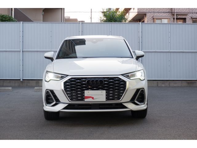 Audi Q3 2021-05 181857-6