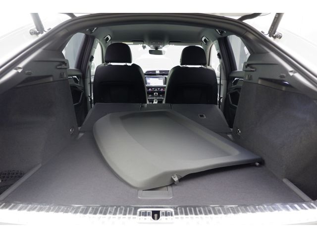 Audi Q3 2021-05 181857-10