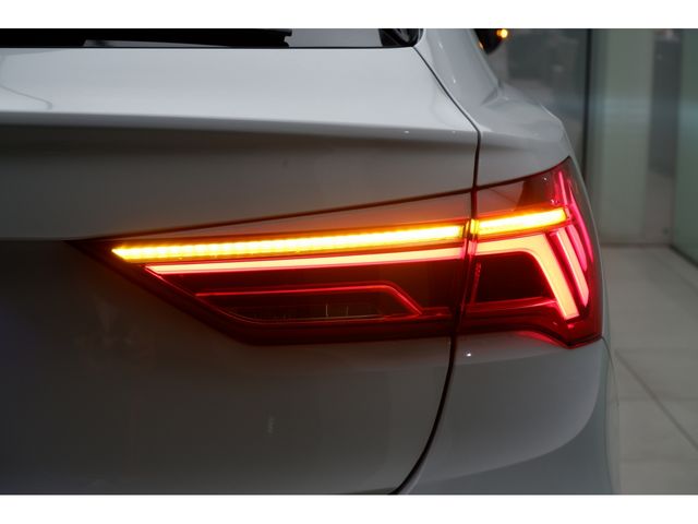 Audi Q3 2021-05 181857-28