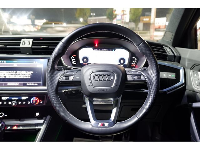 Audi Q3 2021-05 181857-14