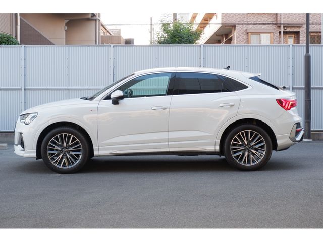Audi Q3 2021-05 181857-1
