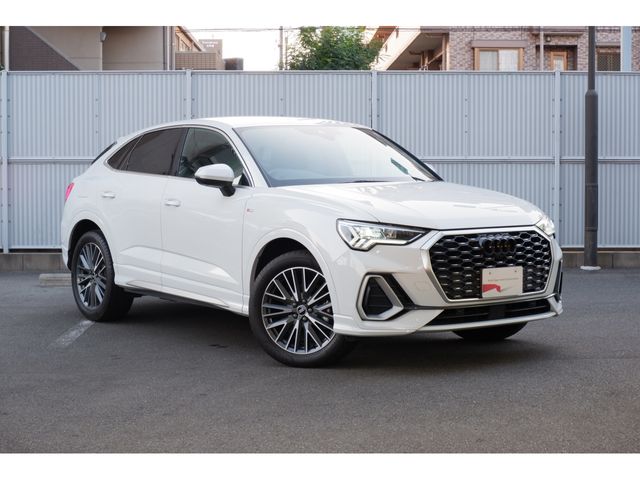 Audi Q3 2021-05 181857-5