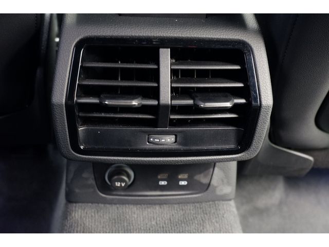 Audi Q3 2021-05 181857-27