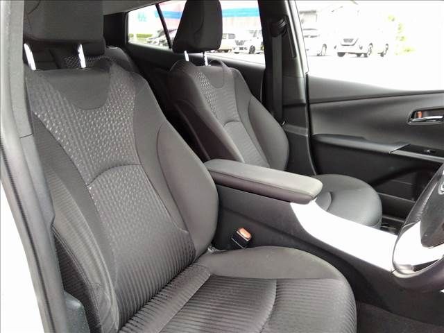Toyota PRIUS 2016-09 19969-4