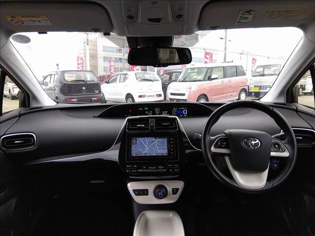 Toyota PRIUS 2016-09 19969-1