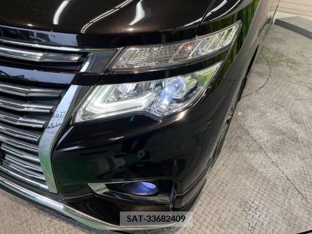 Nissan ELGRAND 2015-08 268456-12