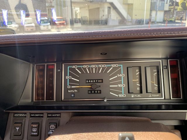 Nissan GLORIA WAGON 1990-05 709-8