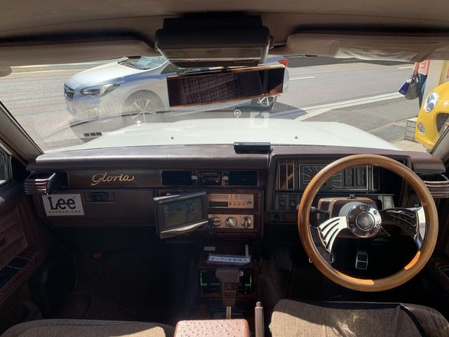 Nissan GLORIA WAGON 1990-05 709-5