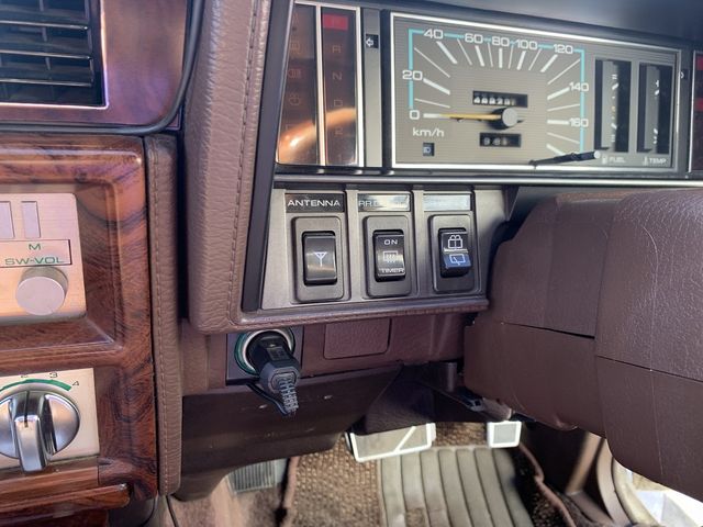Nissan GLORIA WAGON 1990-05 709-13