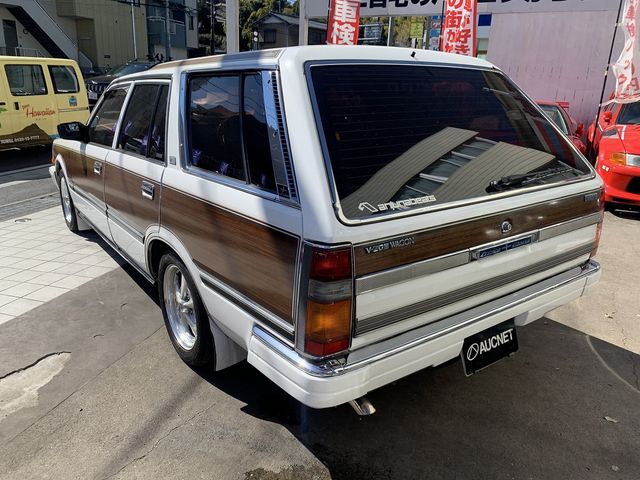 Nissan GLORIA WAGON 1990-05 709-4