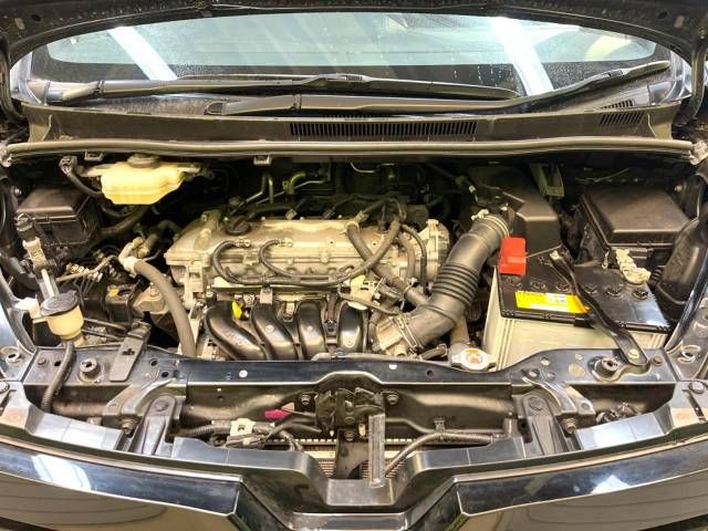 Toyota VOXY 2018-11 189342-19