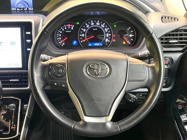 Toyota VOXY 2018-11 189342-12