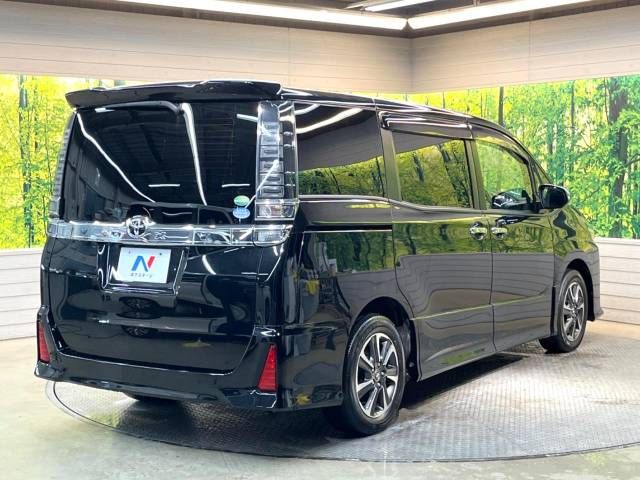 Toyota VOXY 2018-11 189342-18