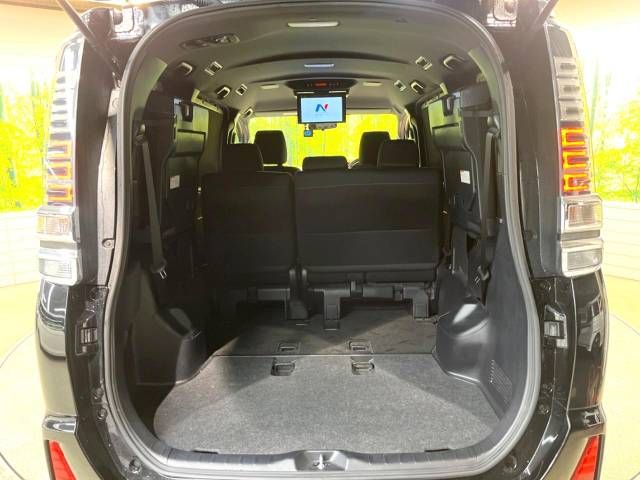 Toyota VOXY 2018-11 189342-11