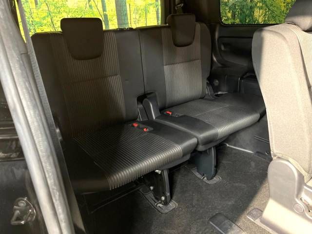 Toyota VOXY 2018-11 189342-10