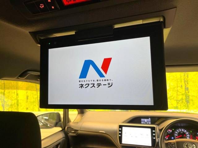 Toyota VOXY 2018-11 189342-3