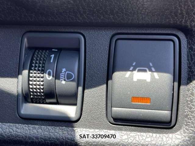 Nissan NOTE 2019-02 305457-6