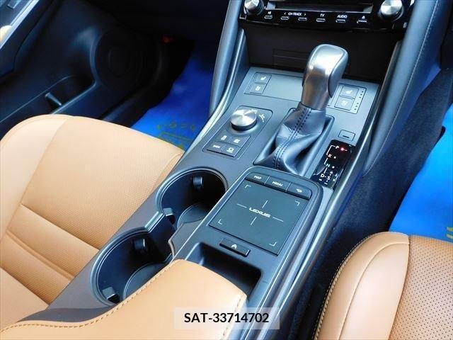 Lexus IS 2020-11 203252-22