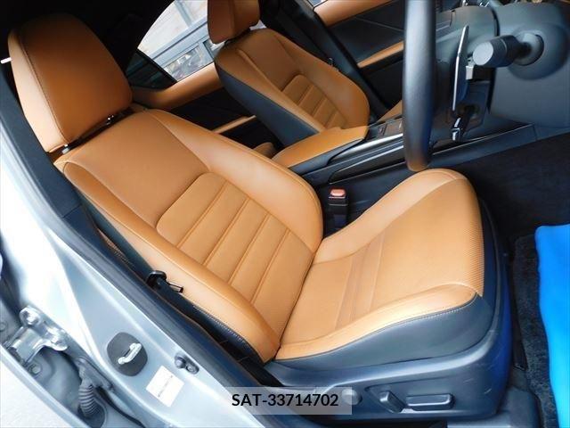 Lexus IS 2020-11 203252-12