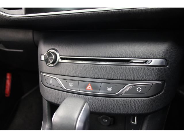 Peugeot 308 2016-09 13853-8