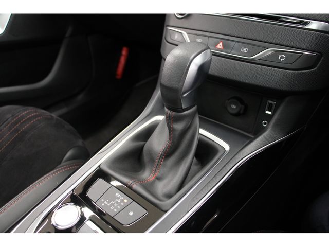 Peugeot 308 2016-09 13853-4