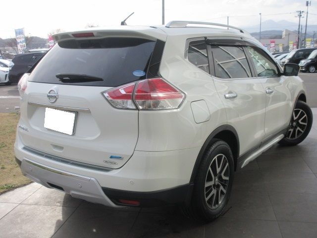 Nissan X-TRAIL 2014-10 2086-1