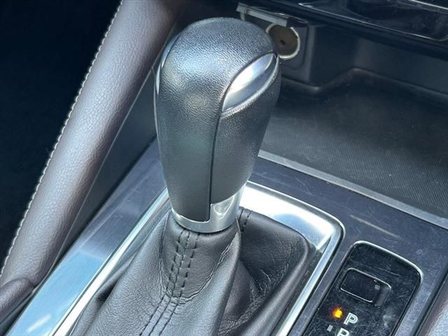 Mazda ATENZA 2015-01 6489-25