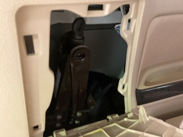 Toyota VELLFIRE 2014-01 28031-15
