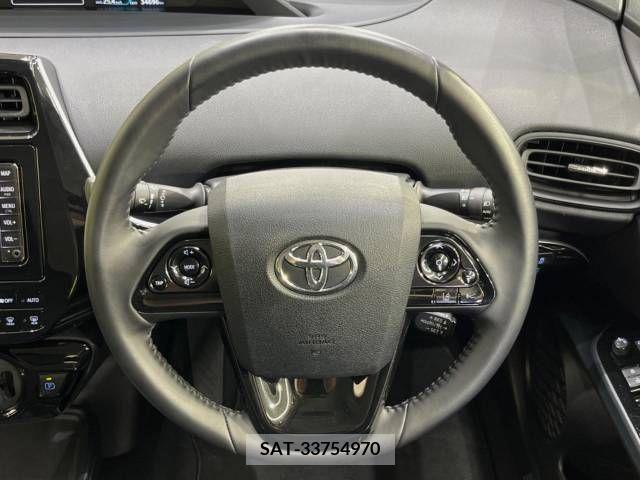 Toyota PRIUS 2021-05 322462-11